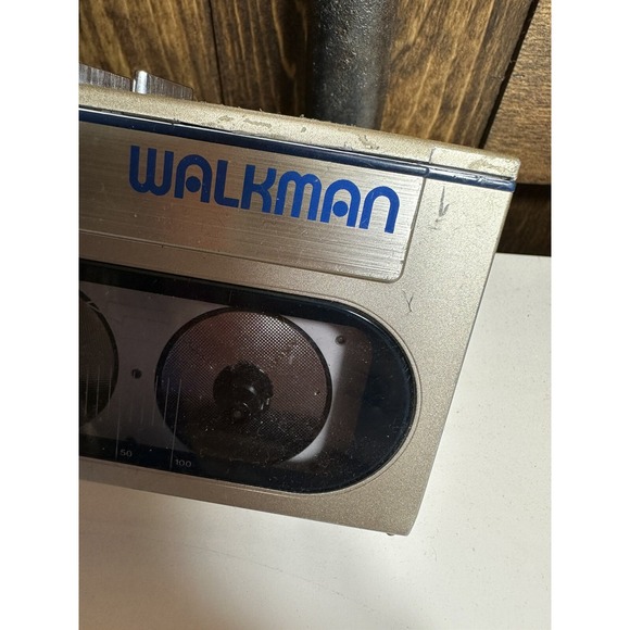 Sony Walkman WM-10 Vintage Cassette Player / Parts Repair / Made in Japan - Picture 2 of 13